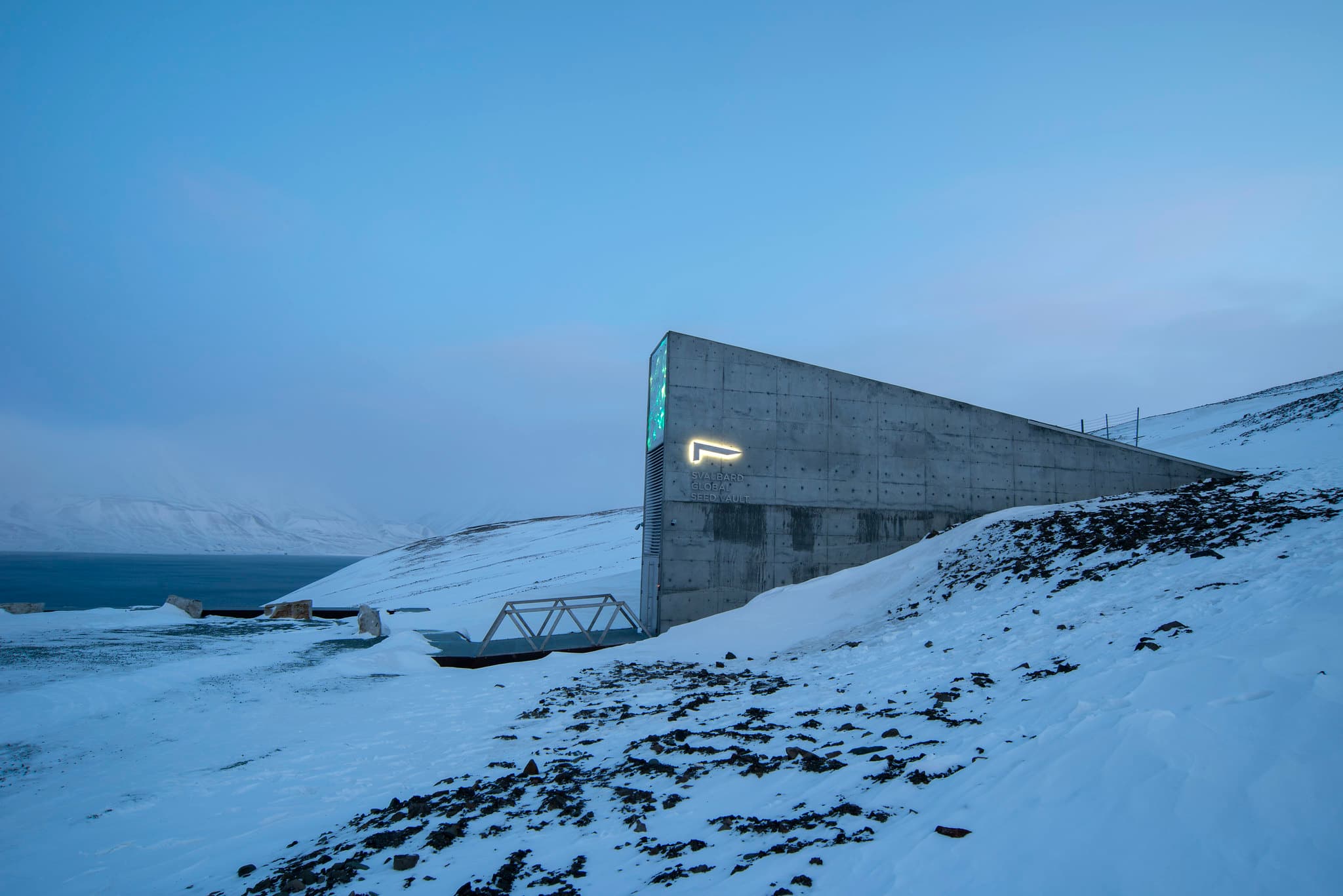 showing the image of "ग्लोबल सीड वॉल्ट, नार्वे | Global Seed Vault, Norway", one of the World's 10 mysterious places