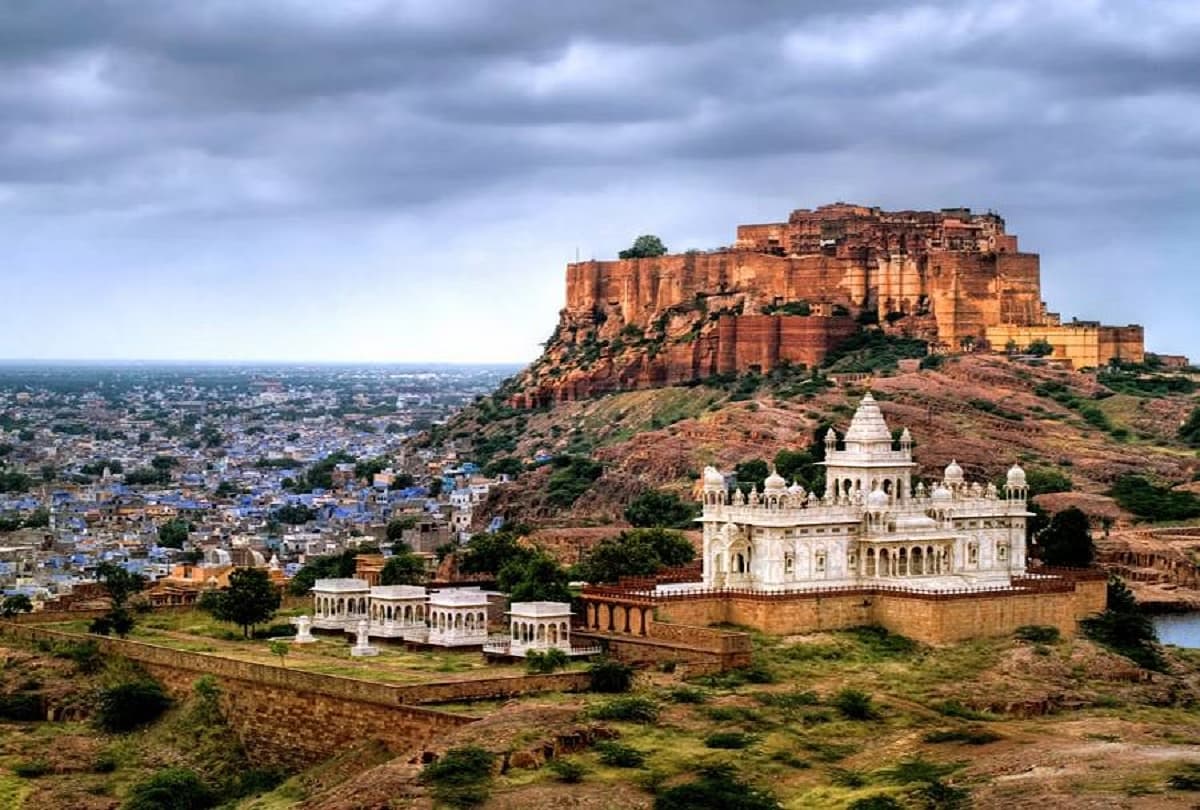 showing the image of " मेहरानगढ़ किला: जोधपुर (Mehrangarh Fort: Jodhpur) ", one of the Mysterious palaces of India