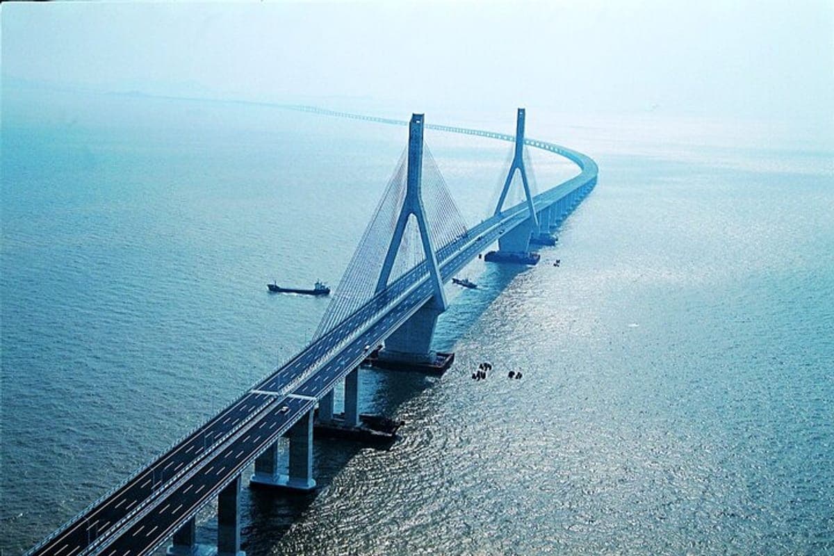 showing the image of " Donghai Bridge", one of the 5 longest sea bridges in the world