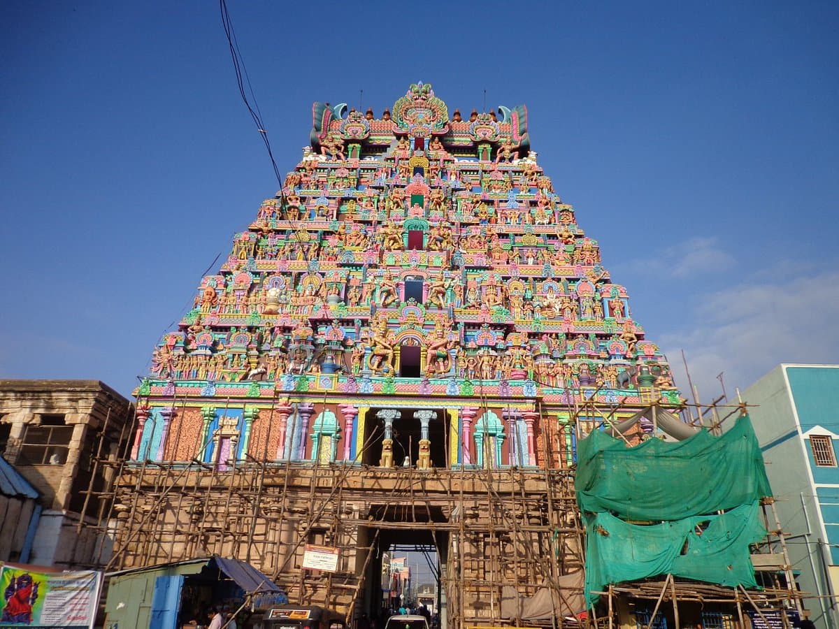 showing the image of "Jambukesvara Temple (Jambukesvarar Temple), Tamil Nadu ", one of the 7 temples of Shiva, built in a straight line! Mystery of Shiv Shakti Rekha