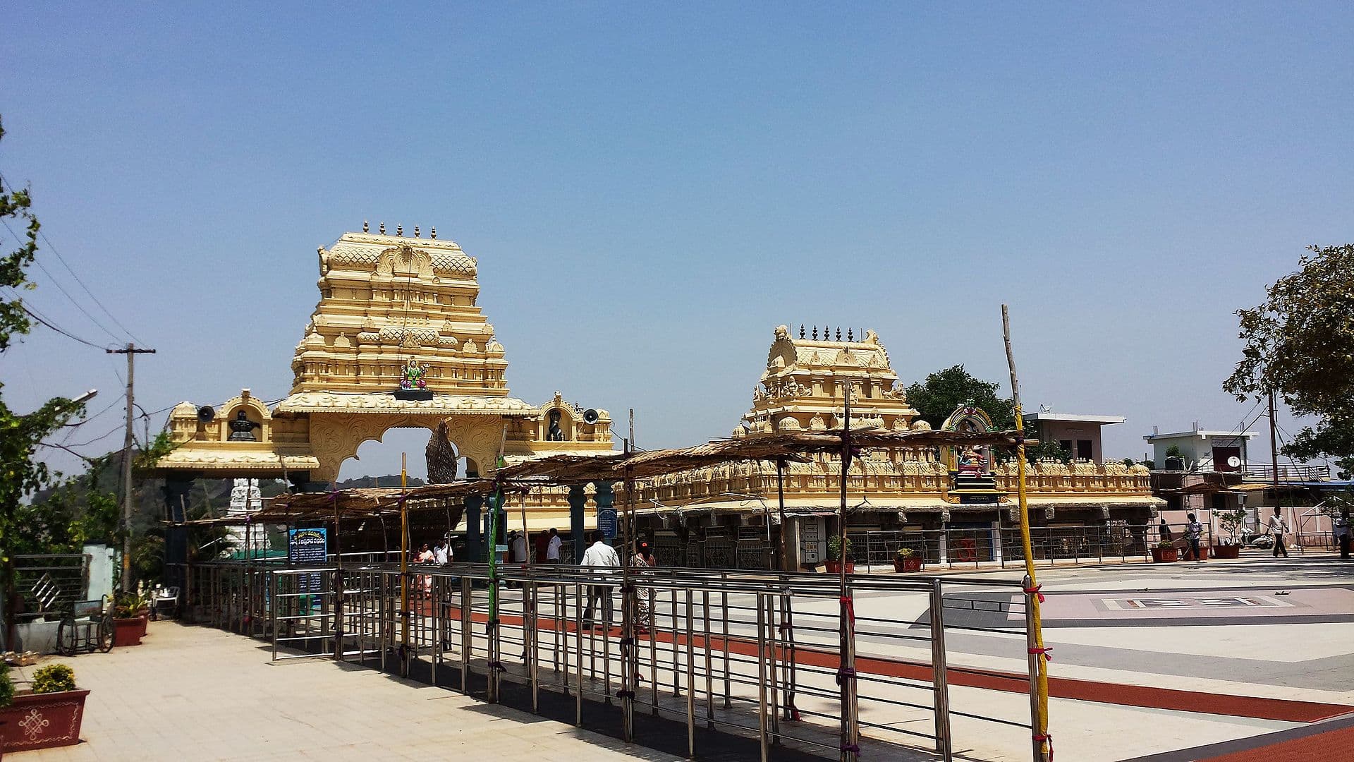 showing the image of " कोडुंगल्लूर भगवती मंदिर, केरल (Kodungallur Bhagavathi Temple, Kerala) ", one of the Mysterious temples of India