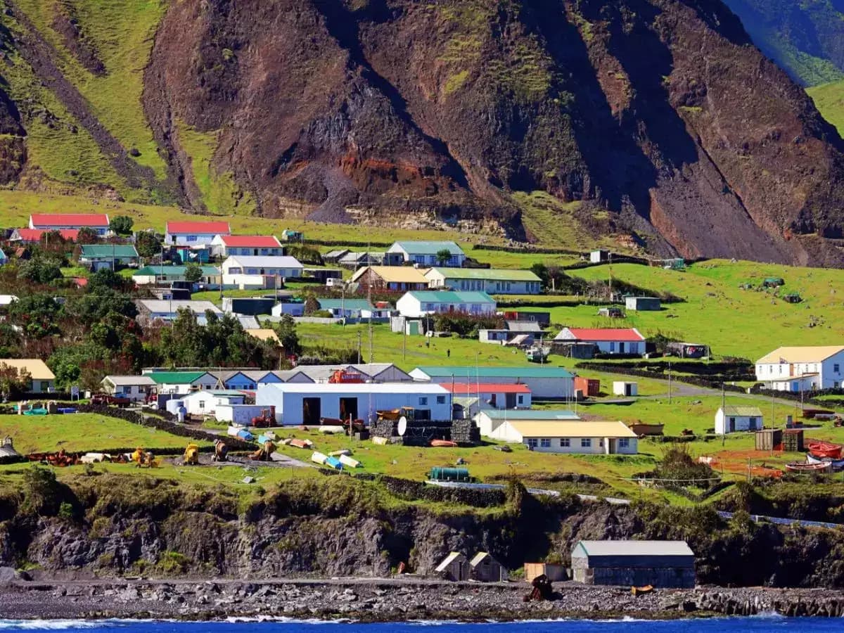 showing the image of " ट्रिस्टन दा कुन्हा (Tristan da Cunha)  ", one of the most World's Most Mysterious Islands.