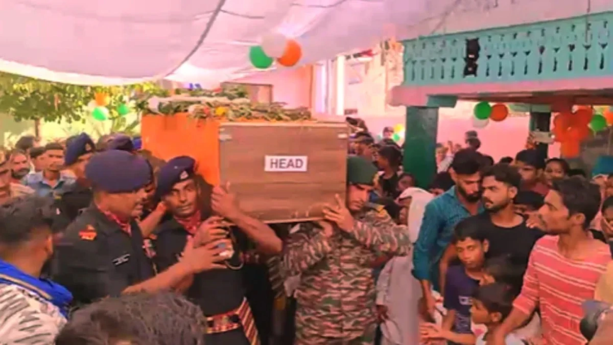 showing the image of Dead body of soldier Malkhan Singh returns home after 56 years