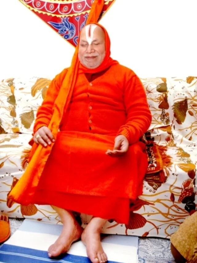 अंधेपन से प्रतिभा तक: Ram Bhadracharya की उल्लेखनीय कहानी